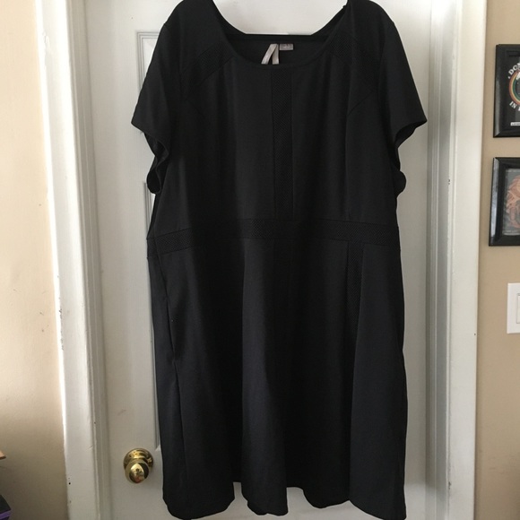 Fit & Flare Short Sleeve Mesh Detail Skater Dress - Picture 2 of 5